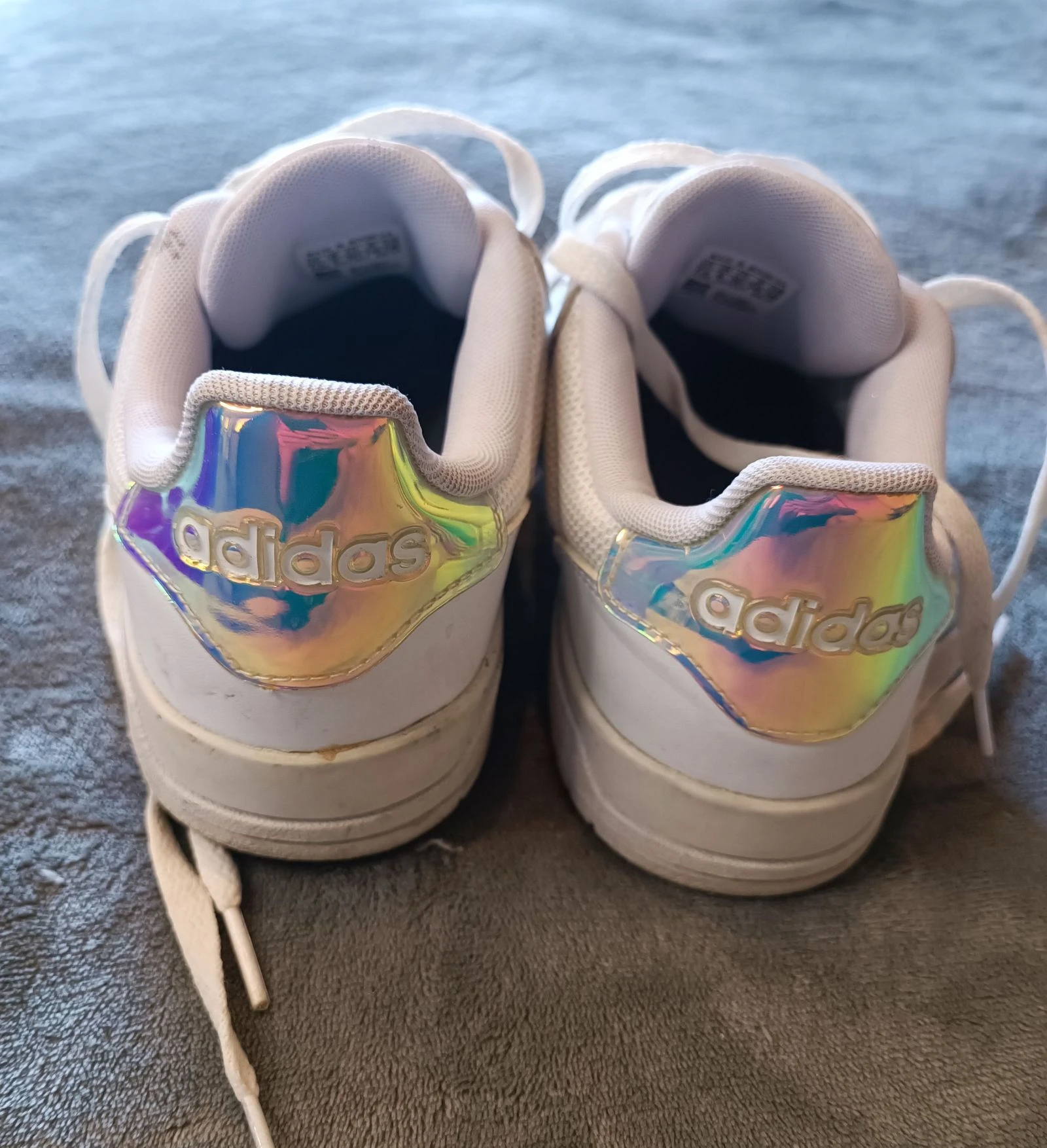 Pair of women's adidas sneakers in good condition size 39.5 white color – photo 6